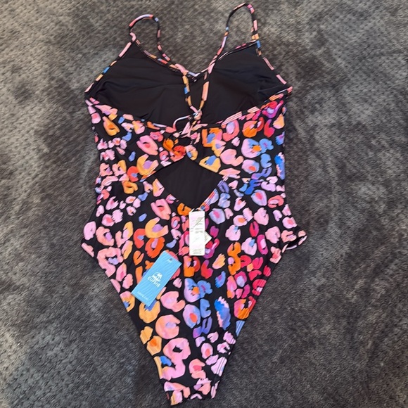 Cupshe Leopard Cheetah Swimsuit - Picture 2 of 2